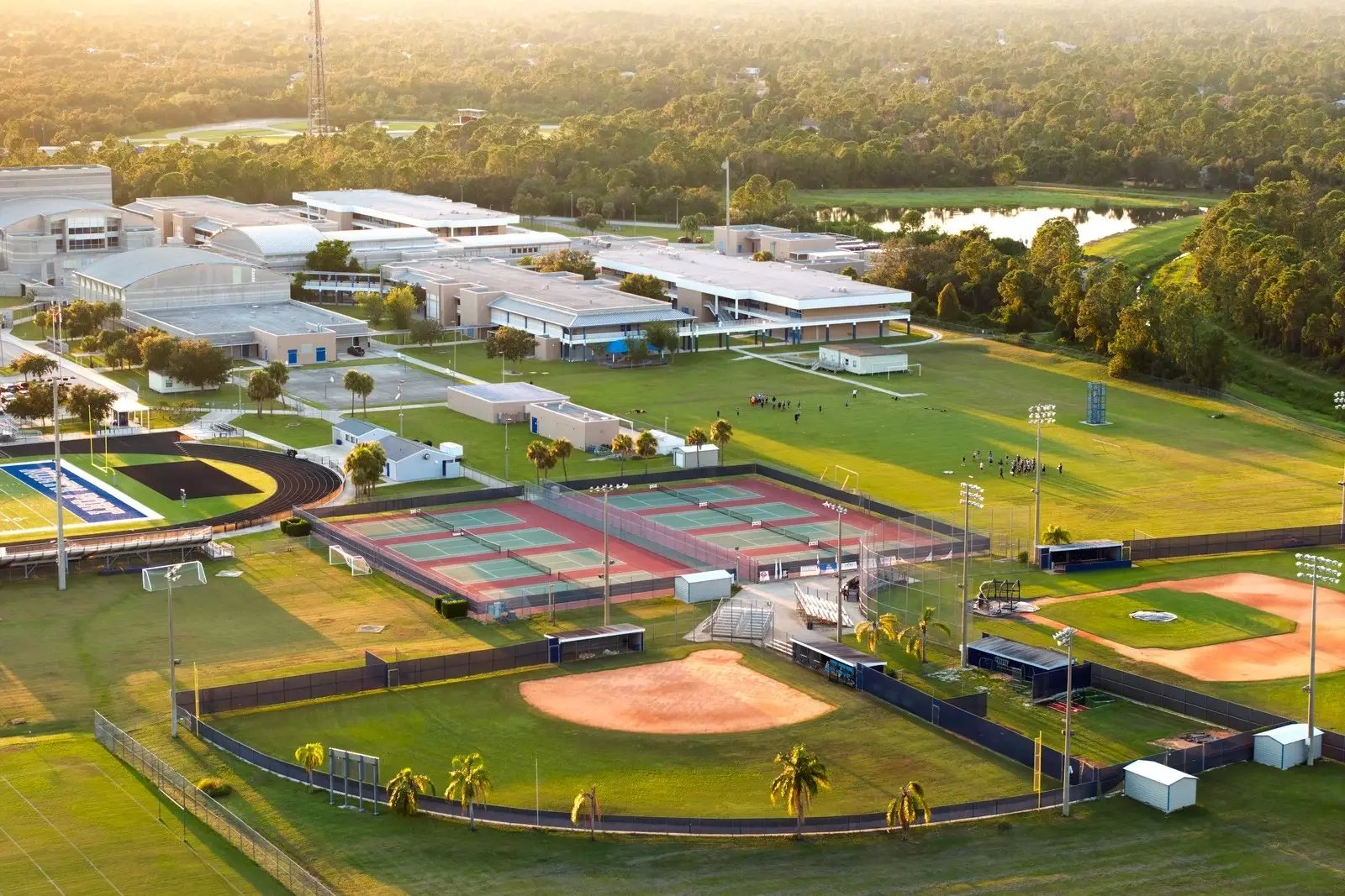 Sports-facilities-at-public-school